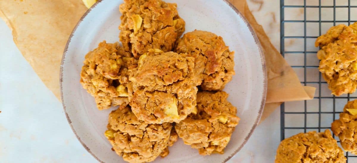 Bolachas de Aveia com Manteiga de Amendoim e Maçã | Receita Fácil e Saudável