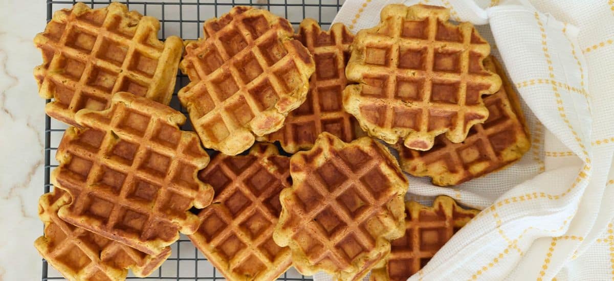 Waffles de abóbora saudáveis e fáceis