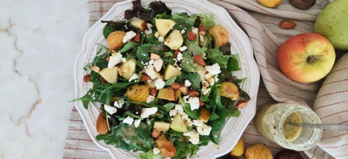 Salada de Outono Deliciosa: Feta, Maçã e Castanhas Assadas | Receita Rápida
