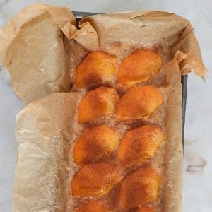 Pão de Aveia e Diospiro Perssimon na forma de pão para assar