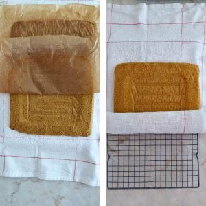 massa de torta de abóbora cozinhada e a ser erolada com o pano de cozinha