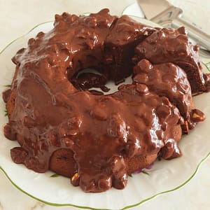 Bolo de Chocolate com Rum Simples e Rápido em 30 minutos