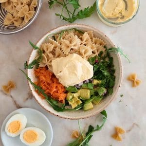 juntar á salada de massa a maionese saudável