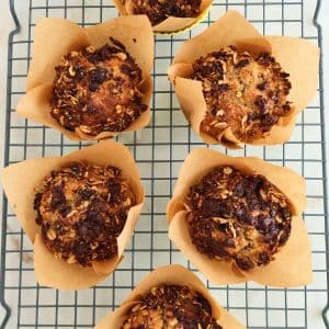 deixar arrefecer os muffins na grelha