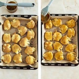 pincelar as batatas com o molho e levar ao forno