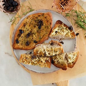 Receita de Pão de Alho e Alecrim na airfryer