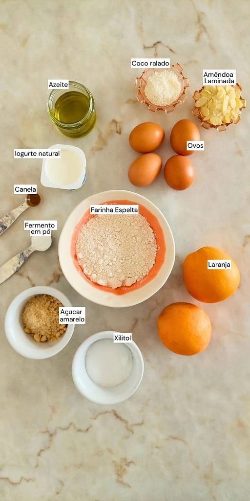 Ingredientes para sobremesa fácil e deliciosa de bolo iogurte, laranja e coco
