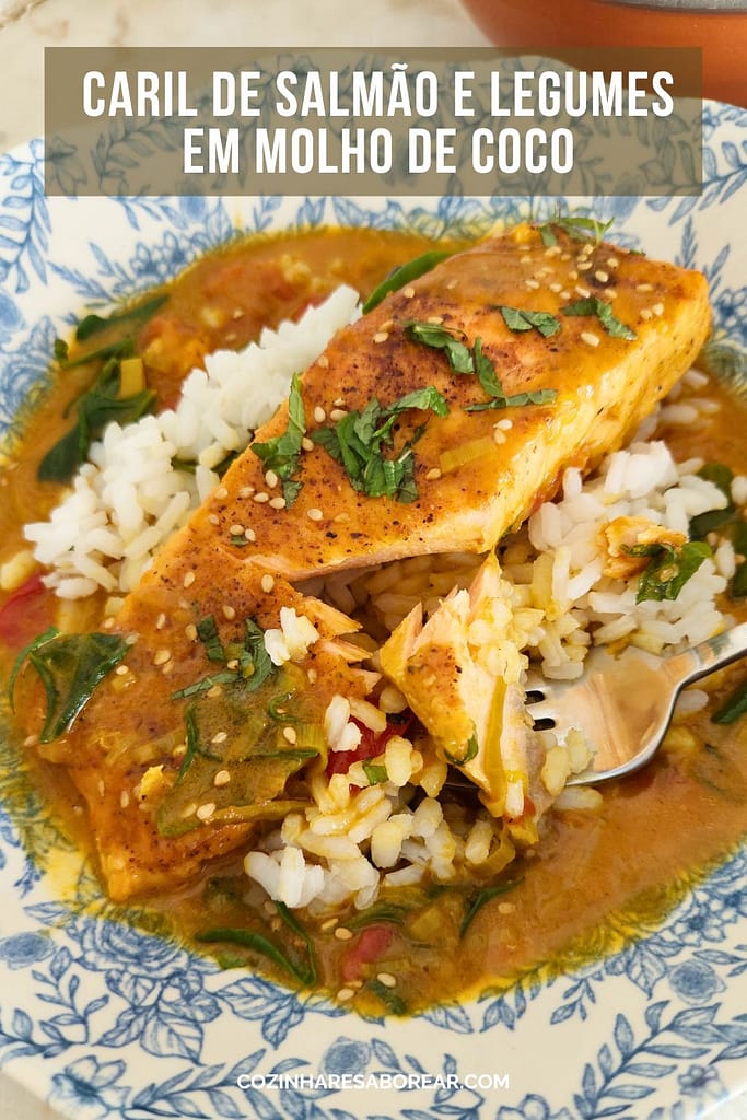 Salmão suculento ao Caril Cremoso servido com arroz basmati