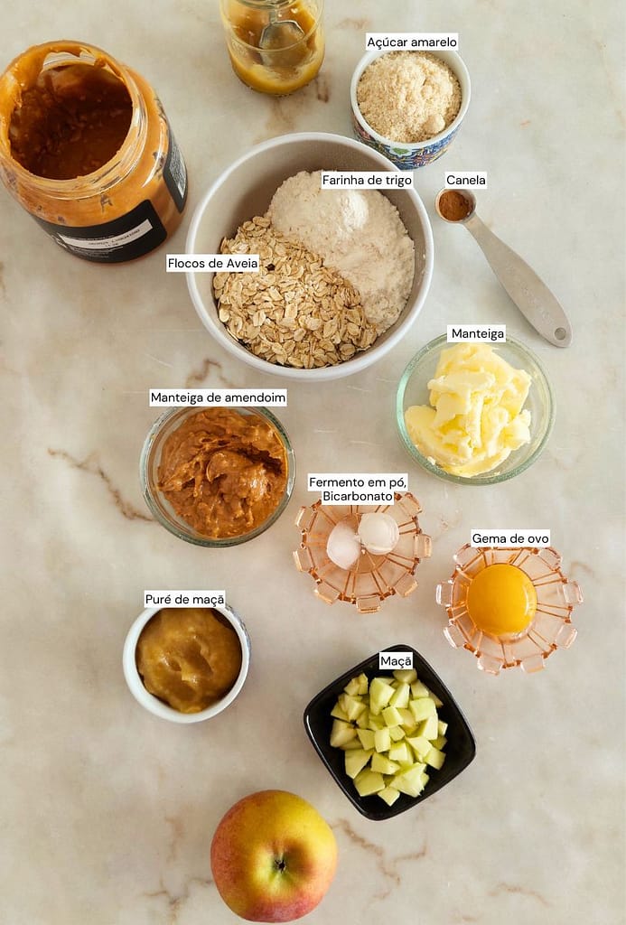 ingredientes dispostos na bancada para cookies simples e práticas de outono