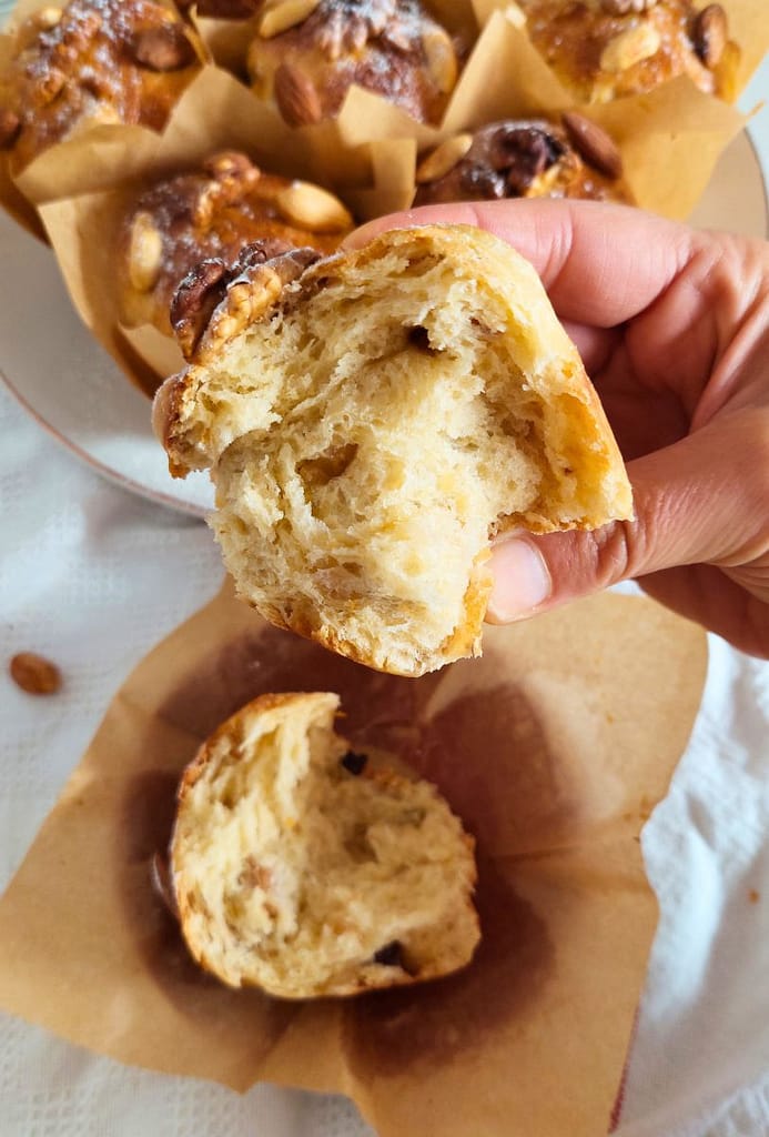 Close up de um muffin bolo rainha aberto