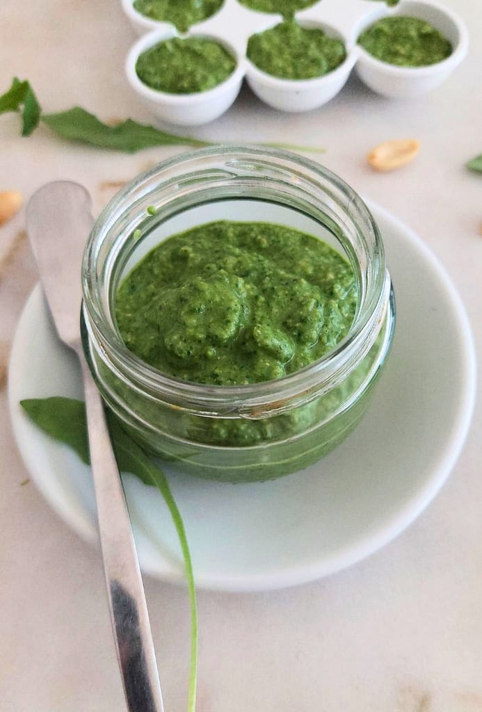 Receita de Pesto de Rúcula e Manjericão Vegan