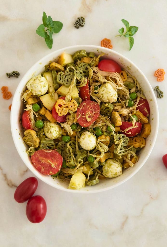 Receita rápida Salada de massa frango e pesto