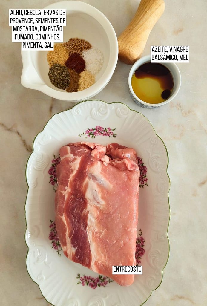 Ingredientes dispostos na pedra para receita de refeição saudável e do dia a dia
