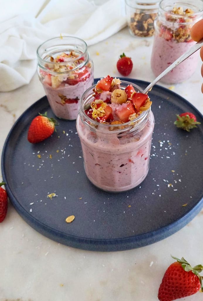 Overnight oats proteicas e saudáveis pequenos-almoços fáceis