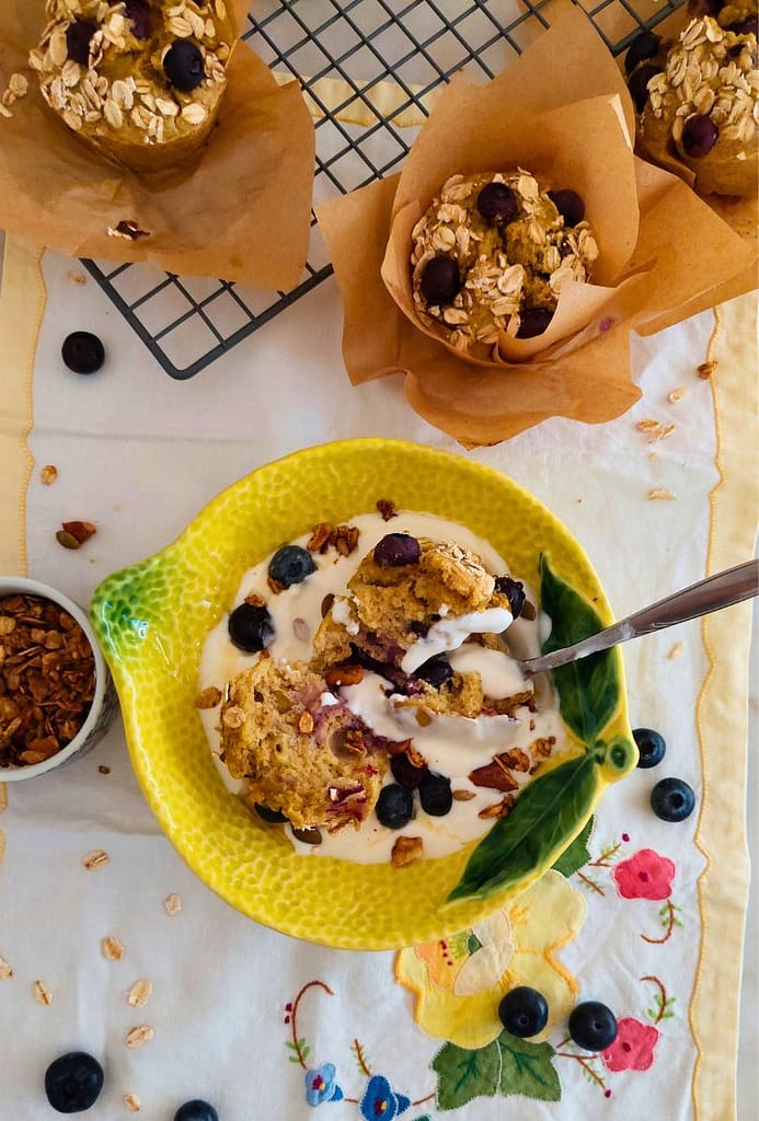 Receita fácil de Muffins saudáveis de Mirtilos e banana ideais para pequeno-almoço