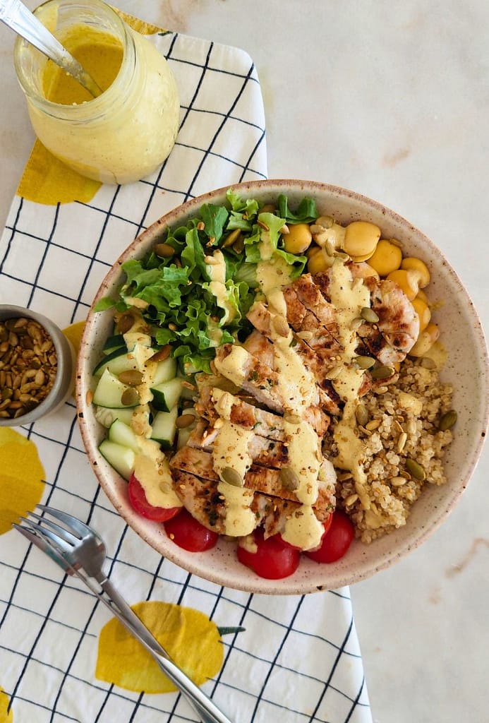 receita simples de Salada de peru com quinoa e molho de iogurte Receita para o Verão - menu saudável