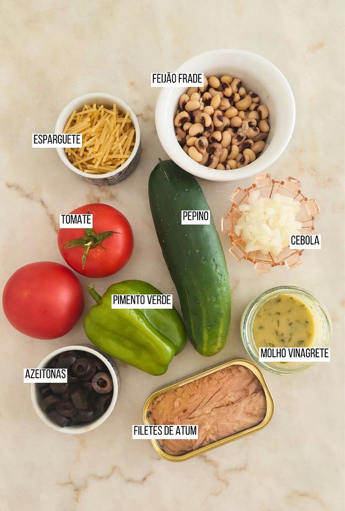 Ingredientes frescos para refeição da semana rápida e fácil