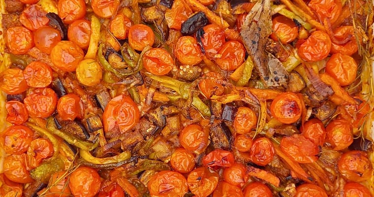 Tomate Cherry no forno: Uma explosão de sabor na tua cozinha.