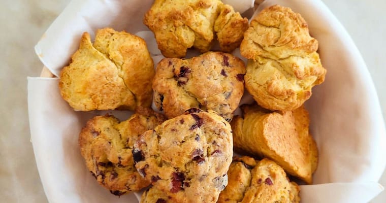 Scones de Limão e Scones de Arandos e Laranja