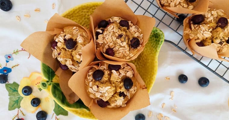 Muffins saudáveis de Mirtilos e banana | ideais para pequeno-almoço